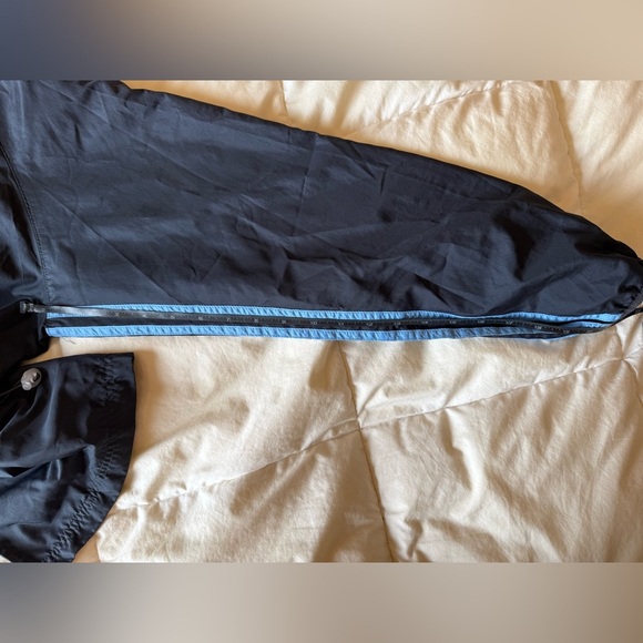 Vintage ADIDAS Women's small Blue Cinched Hooded Running Windbreaker - Picture 6 of 6